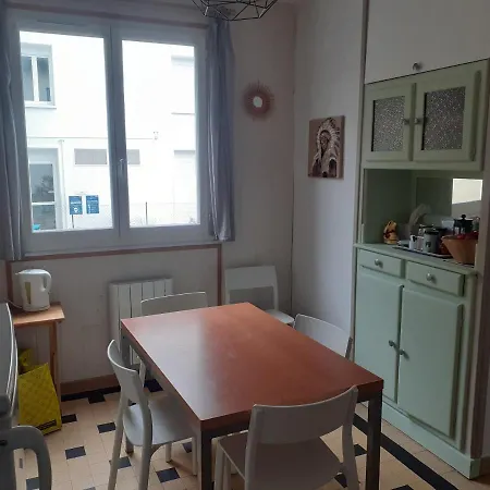 Agreable, Fonctionnel ! Proche Commerces ! Apartmán La Bourboule